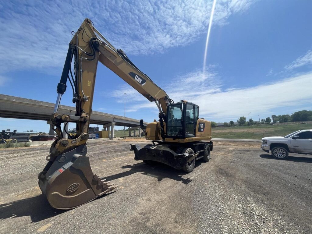 2015 CATERPILLAR M320F