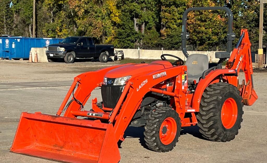 2018 Kubota L3301HST