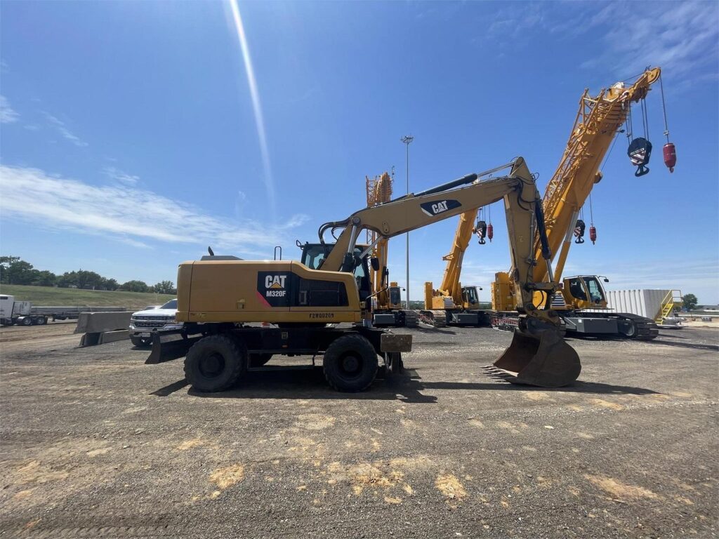 2015 CATERPILLAR M320F